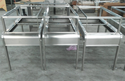 河南鑫馬不銹鋼制品有限公司珠寶展柜制作區(qū).jpg 河南鑫馬不銹鋼制品有限公司珠寶展柜制作區(qū).jpg