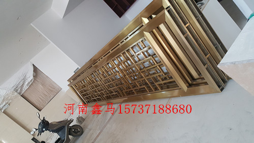 不銹鋼屏風(fēng)安裝現(xiàn)場.jpg 不銹鋼屏風(fēng)安裝現(xiàn)場.jpg