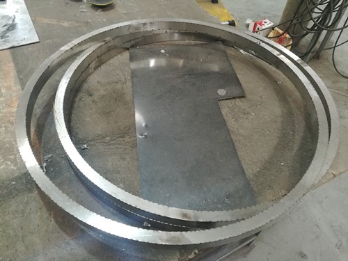 焊接后的酒店不銹鋼茶幾臺面邊框