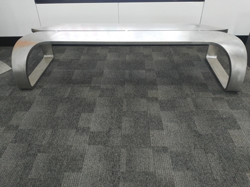 流線不銹鋼長椅